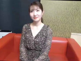 美女啪啪_身材苗条_拥有完美阴户_撅着大白屁屁被大肉棒无套输出_呻吟不停_内射